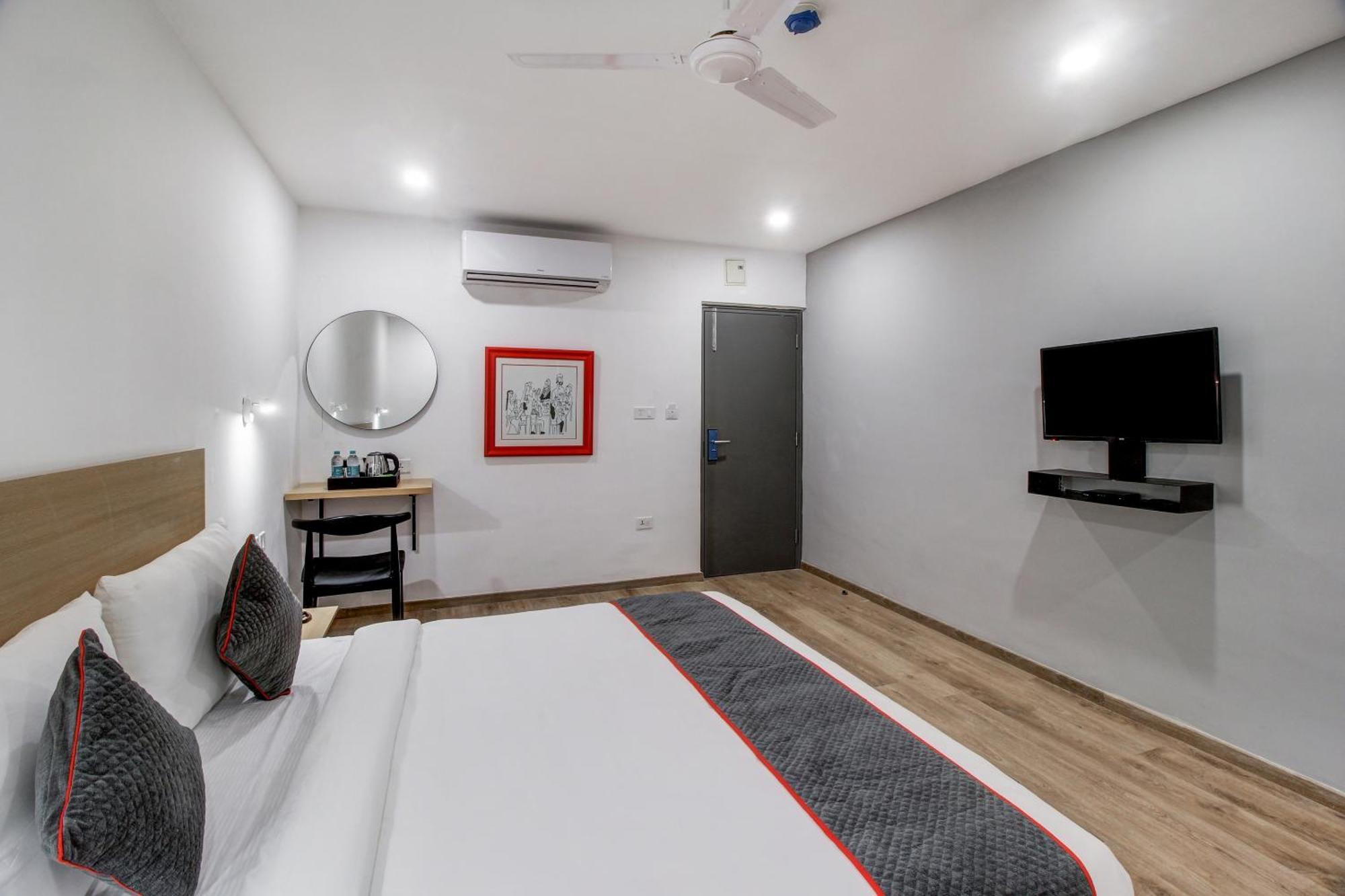 Super Townhouse Rcc Majestic 397 Lb Nagar Hotel Hyderabad Exterior photo