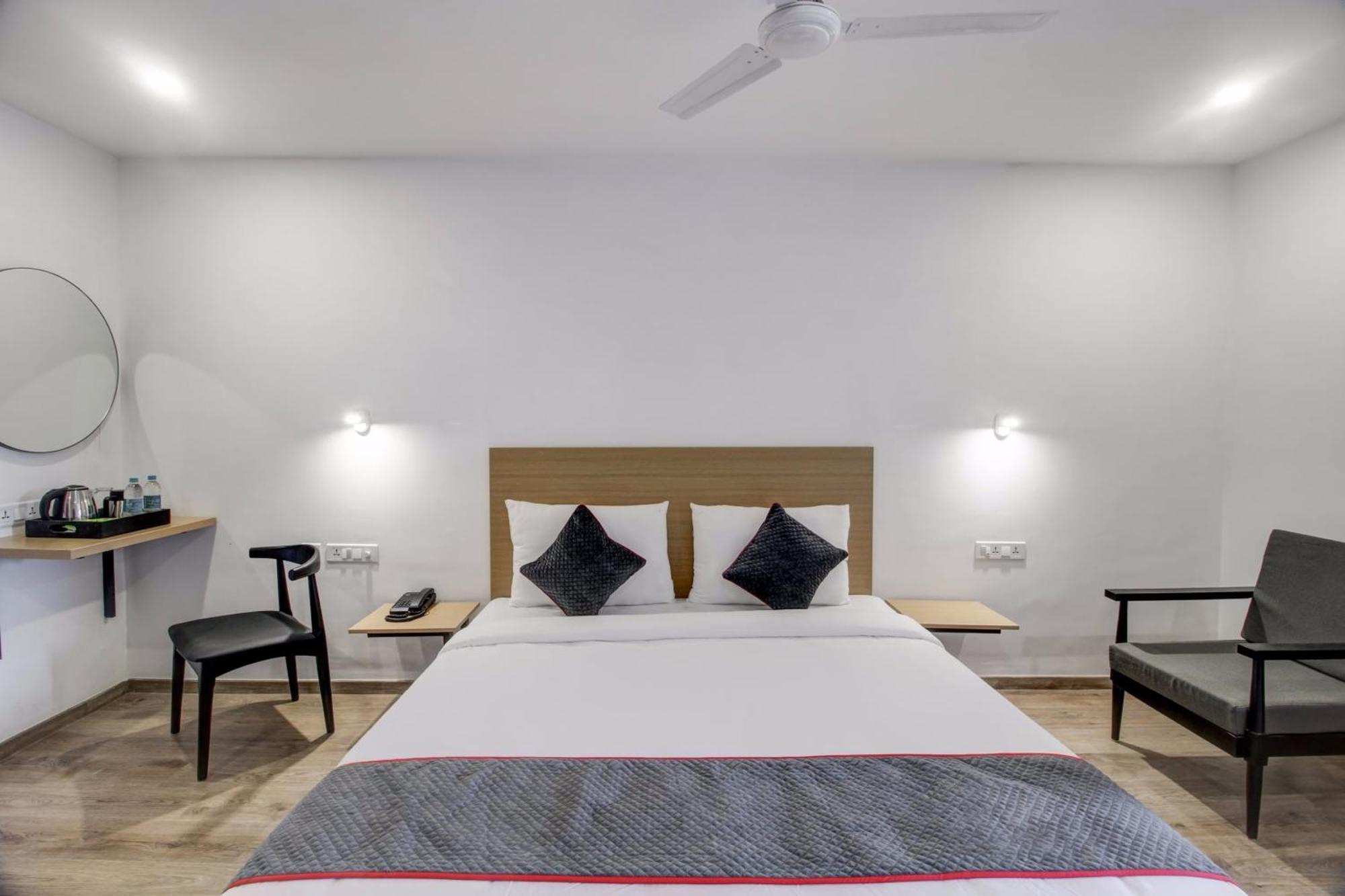 Super Townhouse Rcc Majestic 397 Lb Nagar Hotel Hyderabad Exterior photo
