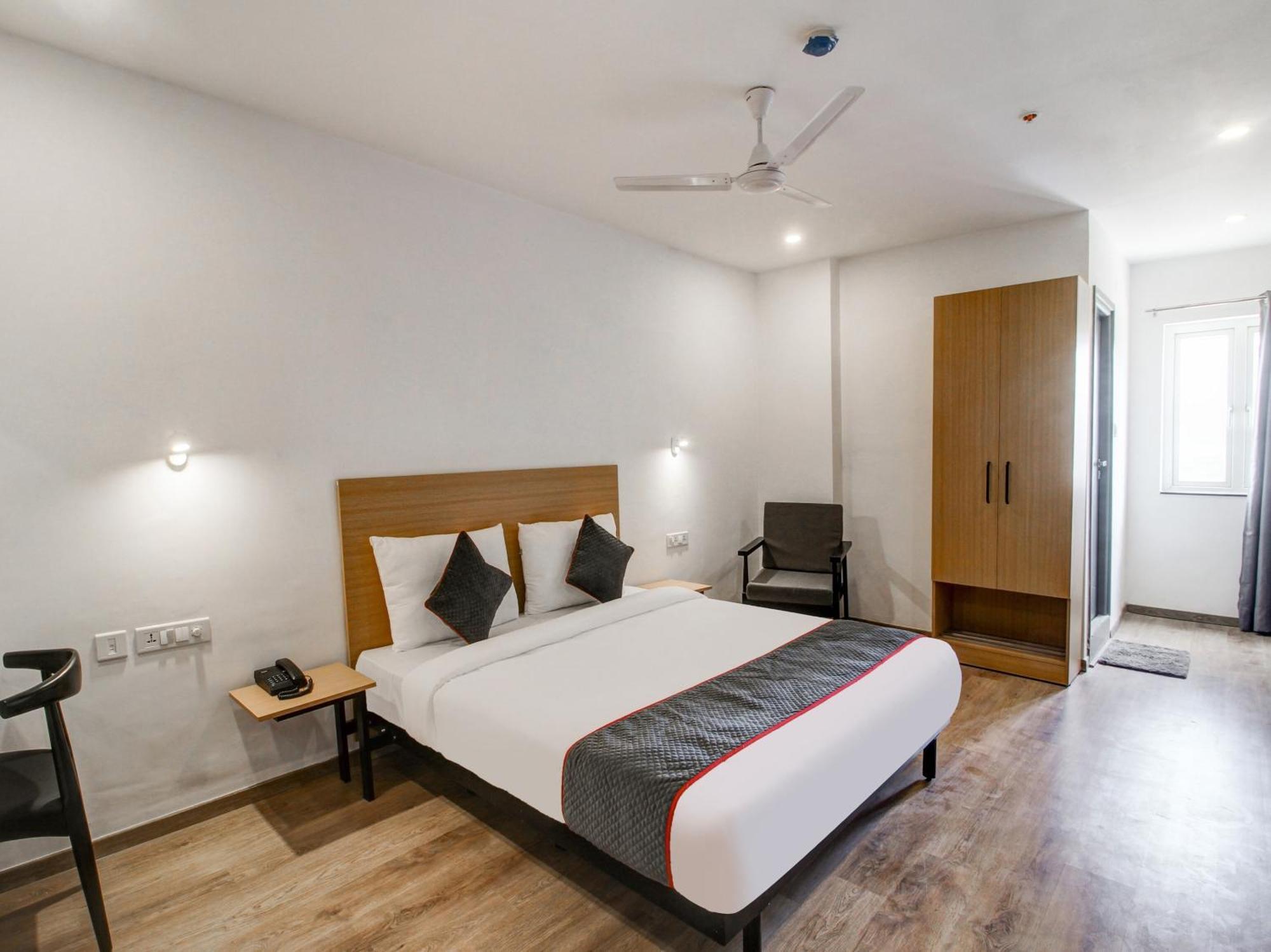 Super Townhouse Rcc Majestic 397 Lb Nagar Hotel Hyderabad Exterior photo