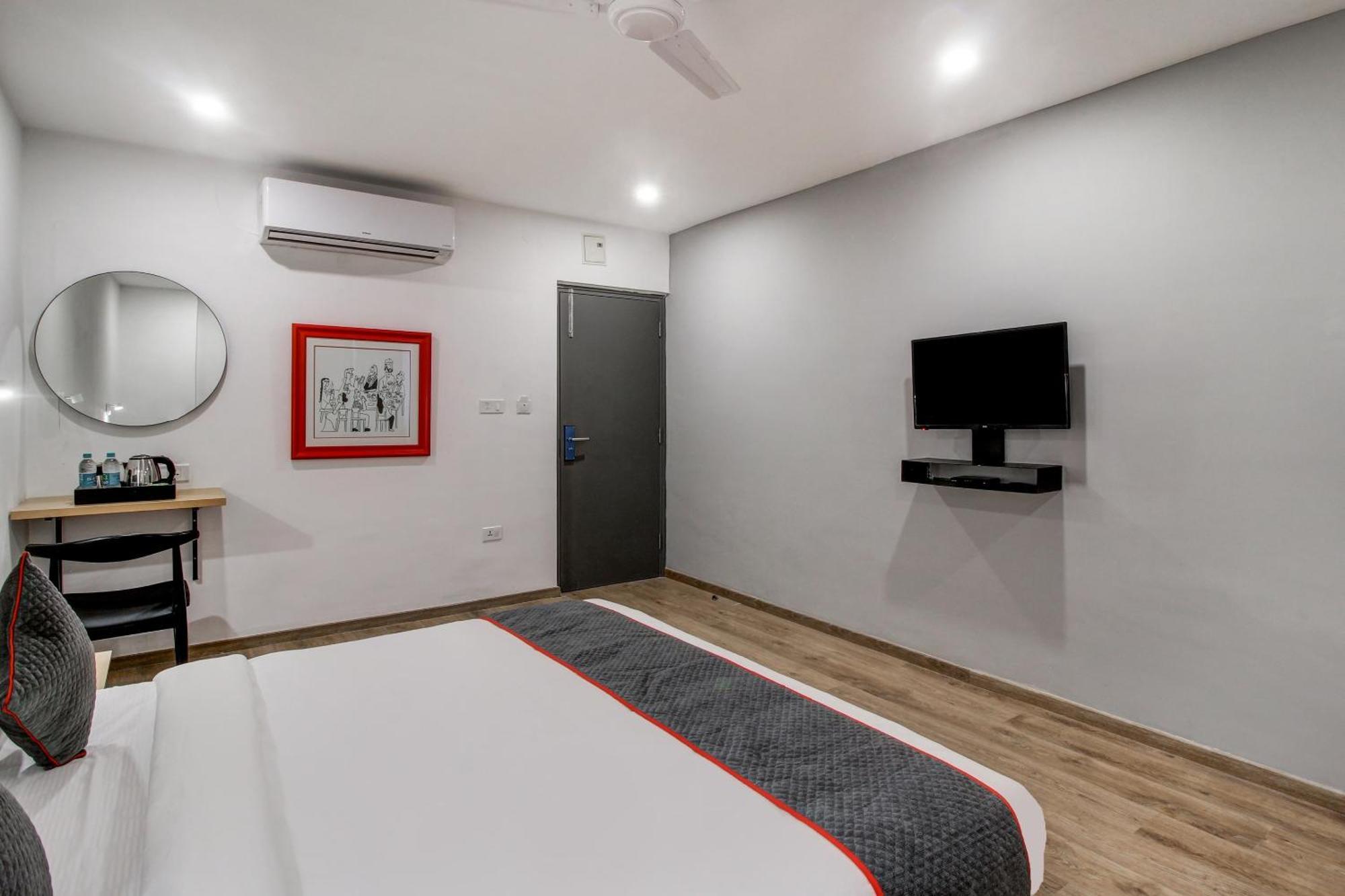 Super Townhouse Rcc Majestic 397 Lb Nagar Hotel Hyderabad Exterior photo