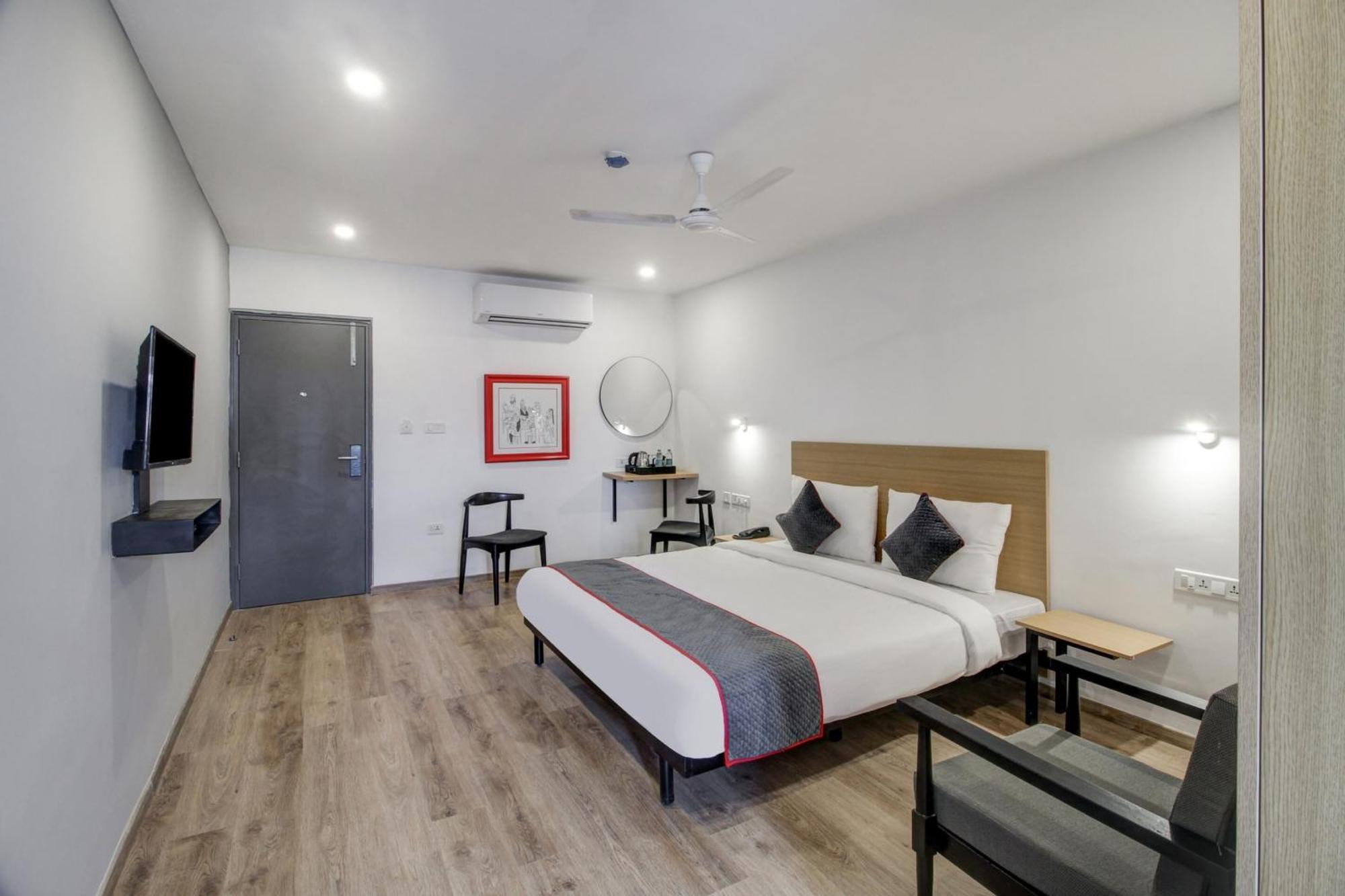 Super Townhouse Rcc Majestic 397 Lb Nagar Hotel Hyderabad Exterior photo