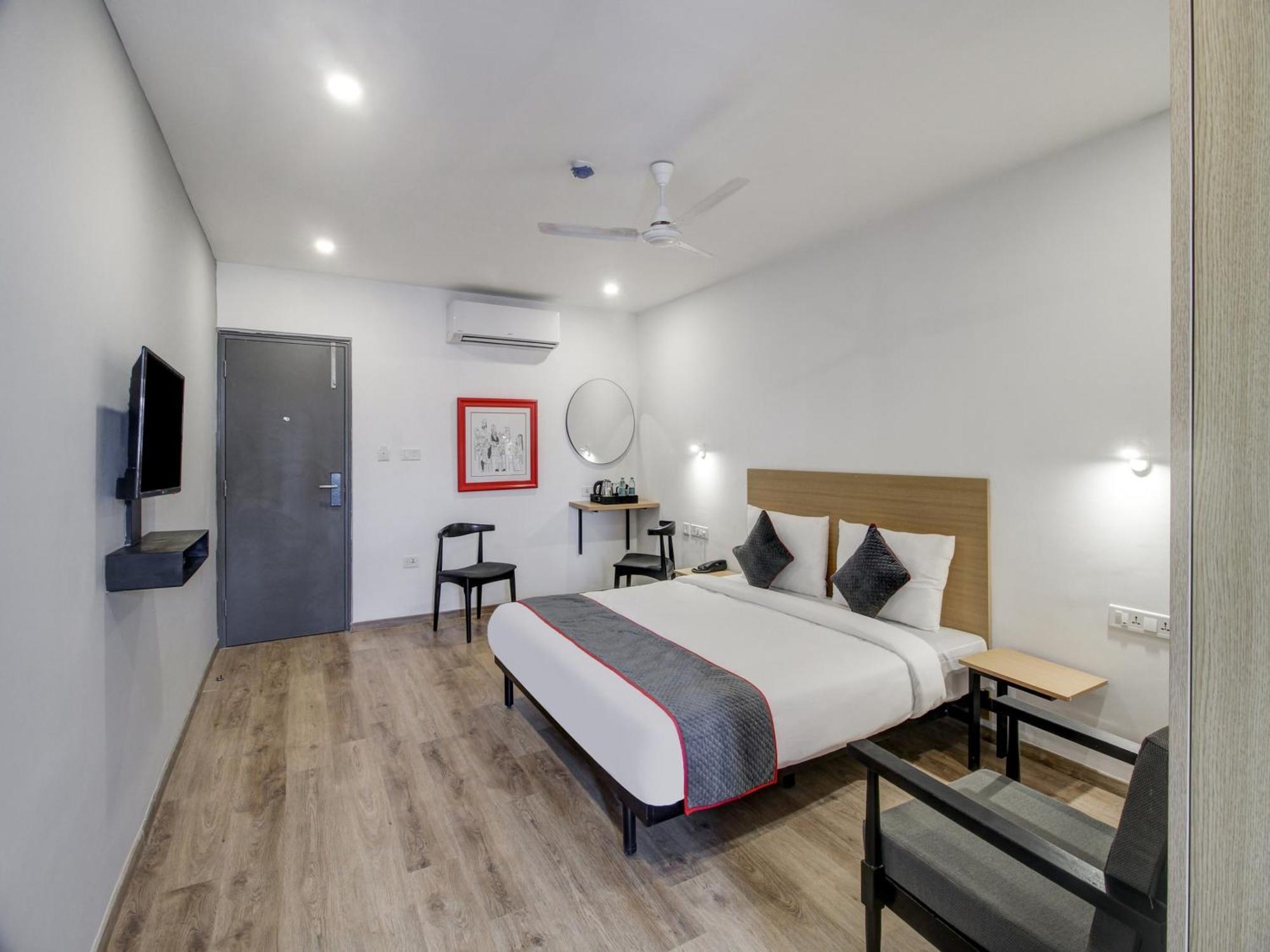 Super Townhouse Rcc Majestic 397 Lb Nagar Hotel Hyderabad Exterior photo