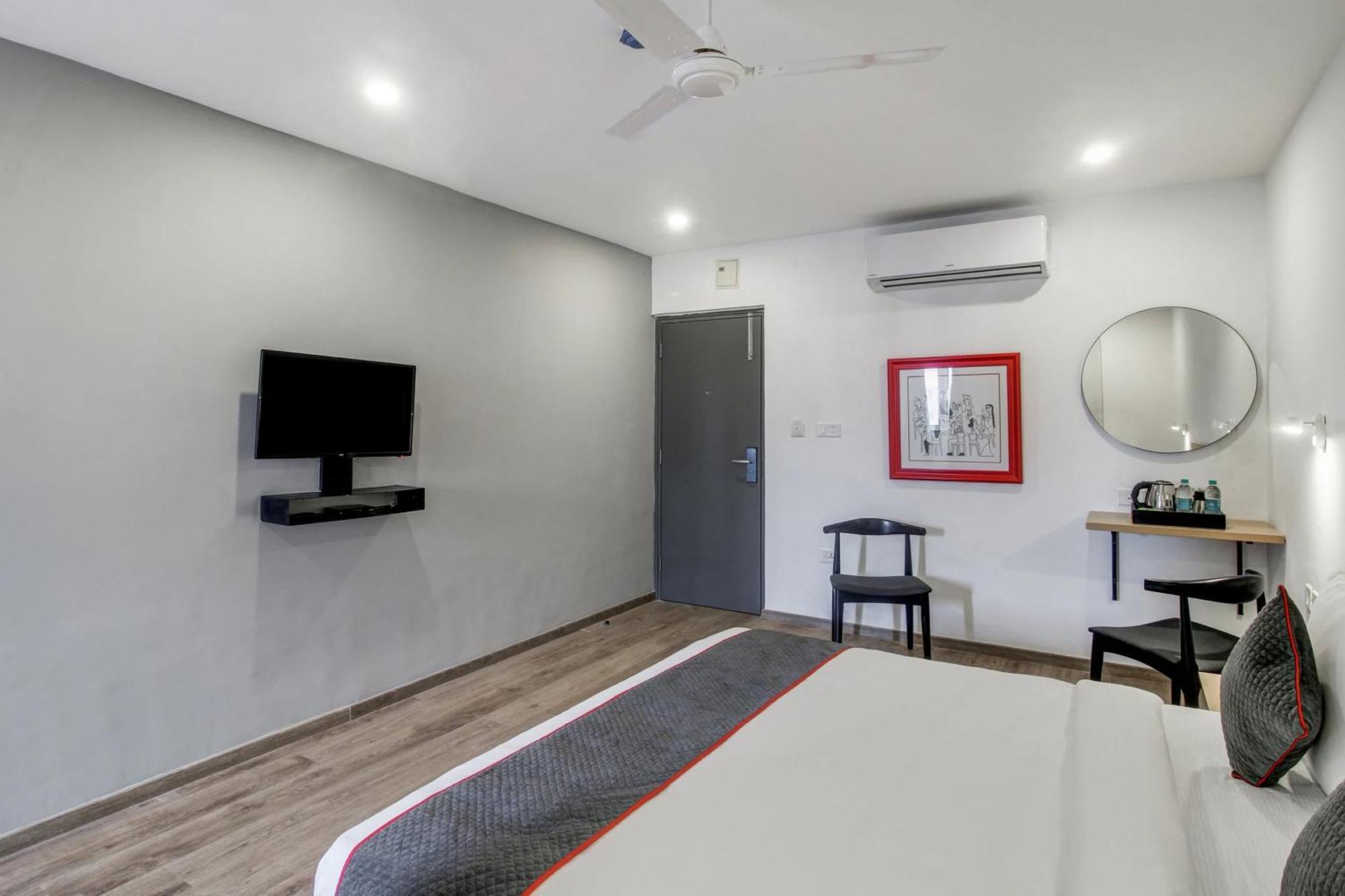 Super Townhouse Rcc Majestic 397 Lb Nagar Hotel Hyderabad Exterior photo
