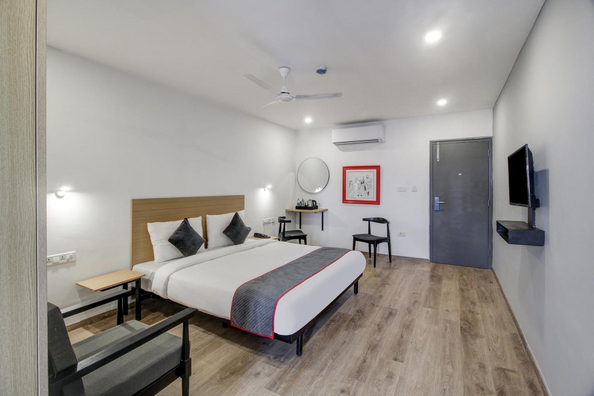 Super Townhouse Rcc Majestic 397 Lb Nagar Hotel Hyderabad Exterior photo