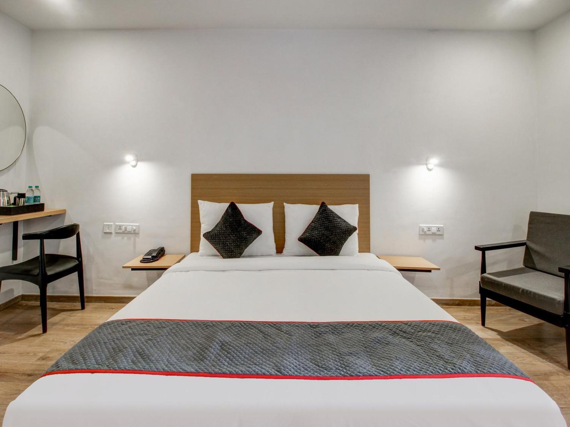Super Townhouse Rcc Majestic 397 Lb Nagar Hotel Hyderabad Exterior photo