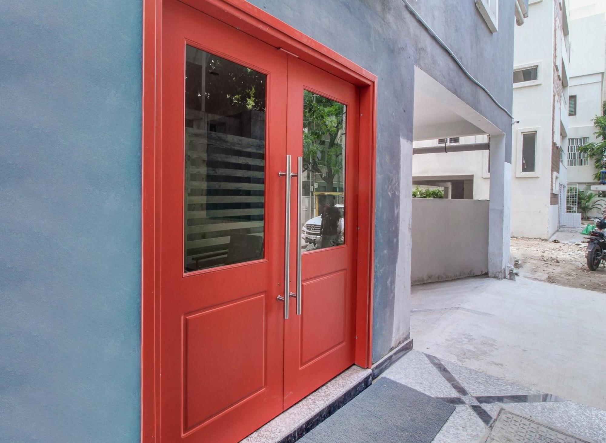 Super Townhouse Rcc Majestic 397 Lb Nagar Hotel Hyderabad Exterior photo