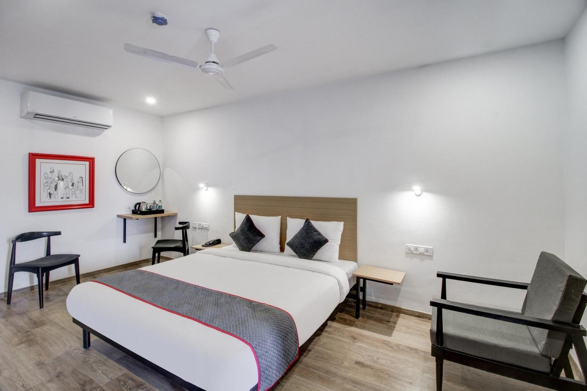 Super Townhouse Rcc Majestic 397 Lb Nagar Hotel Hyderabad Exterior photo